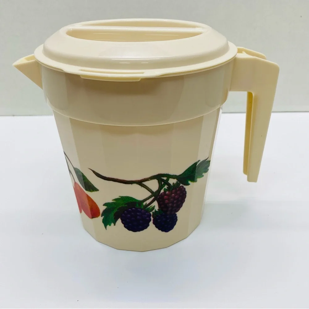 Packer Ware Fruit Themed Plastic Pitcher Locking Lid 48 ounce USA Cottagecore